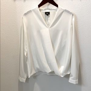 White long sleeve blouse